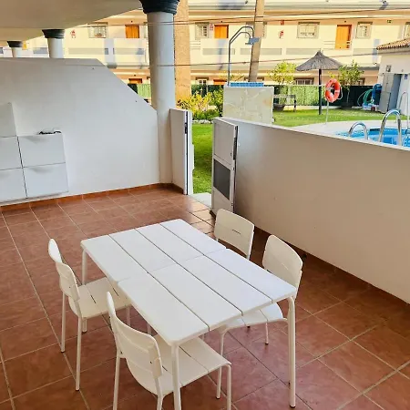 Con Piscina, Parking Cerca De La Playa Lejlighed