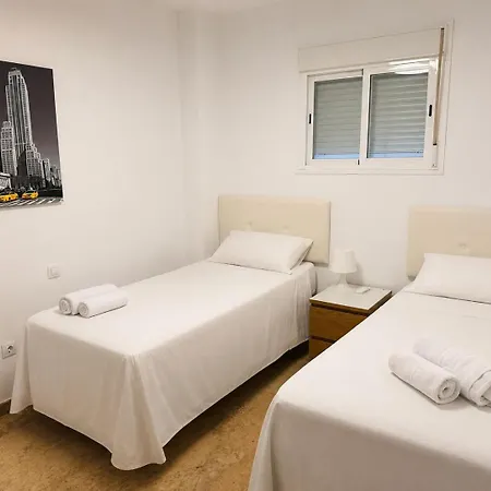 Con Piscina, Parking Cerca De La Playa Lejlighed Estepona