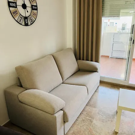 Con Piscina, Parking Cerca De La Playa Lejlighed Estepona